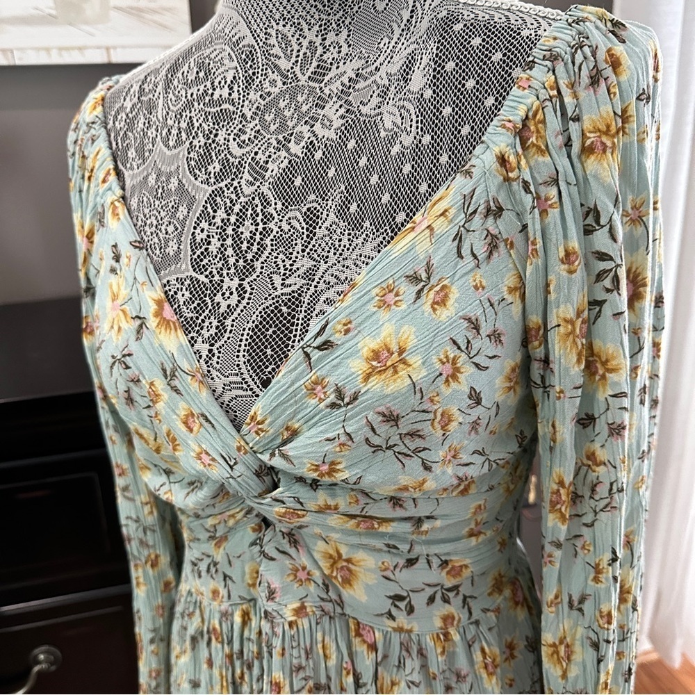Angie Floral Sage Green Babydoll Long Sleeve Boho Smocked Peplum Top Size Small - Picture 3 of 16